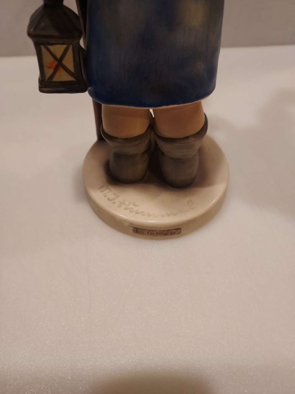 Hummel Figurine "HEAR YE, HEAR YE" ~ 7 1/2" Tall ~ - Picture 6 of 9